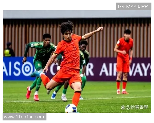 点球决胜的背后:偶然与实力的较量在足球赛场上的深度解析 点球决胜的背后:偶然与实力的较量在足球赛场上的深度解析